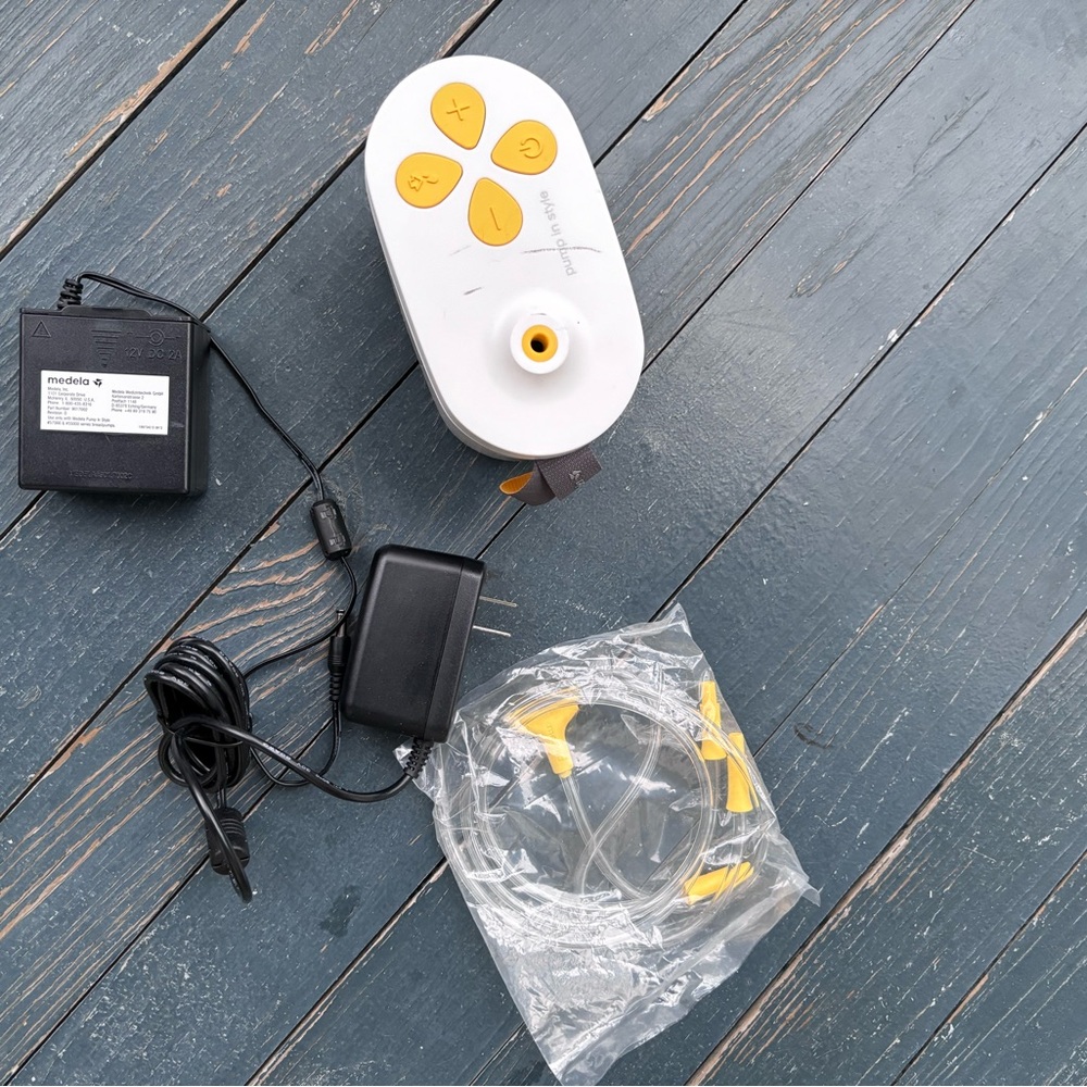 Never used medela pump & style